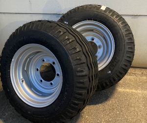 2x BKT banden 15.0/55x17