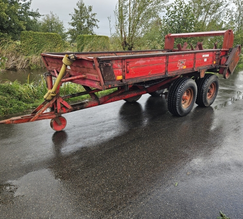 JF AV40 meststrooier