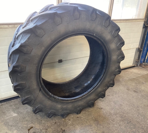 1x Trelleborg/Pirelli 480/70x34 